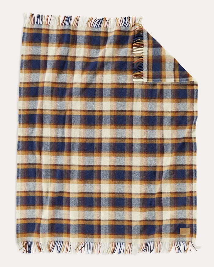 MOTOR ROBE THROW WITH LEATHER CARRIER